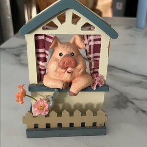 Vintage pig salt and pepper shaker set